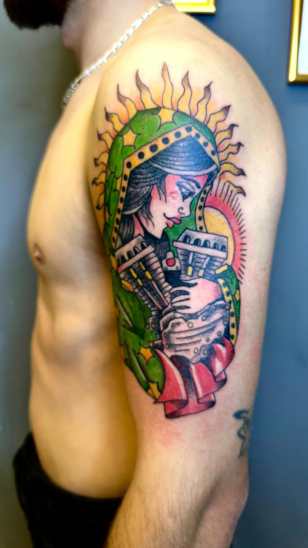 Neo Traditional Meryem Ana ve Harley Davidson Motor Dövmesi | Koruma ve Özgürlük